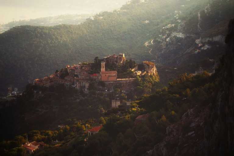 Europa - Èze - EPIC French Riviera experience! Experience the celebrity lifestyle on this majestic Mediterranean journey through the south of France!