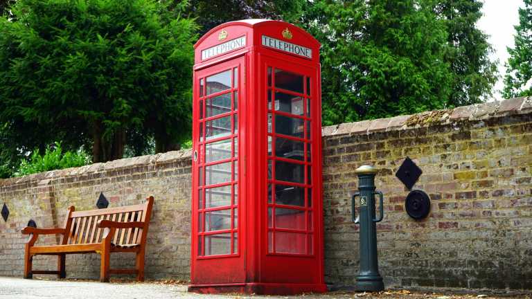 Vereinigtes Königreich - Soho - London Calling! Experience British culture by wandering the streets of London - plus a visit to the iconic Windsor Castle!