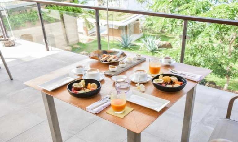 Sri (kanthi) Sujeeva Pieris - 38