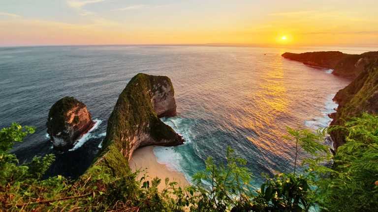 Indonesia - *Returning TripMate Only* -  Magic Sunsets, Hidden Waterfalls and Sacred Temples - A (luxurious) journey to Bali's cultural heritage and natural wonders (INDONESIA TRIP - PART II) - JoinMyTrip