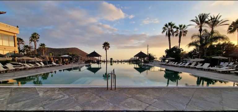 Spanien - Tenerife Coworking 🏝 Spa Resort - amazing sea & montain view, heated pool, jacuzzi, mini golf and more... - JoinMyTrip