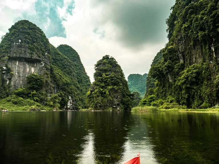 Vietnam - Aman Retreat Ninh Bình - 🇻🇳 The Magic of Vietnam: A 14-Night Journey Through Hanoi, Ninh Binh, Hue & Hoi An 🏮