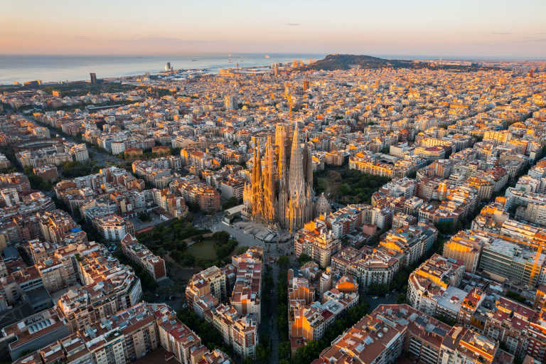 Spanien - Barcelona: Where Creativity Meets Sun and Sand 🏖️ - Art 🎨 & Culture 🏯 City Trip Spain 🌇 - JoinMyTrip