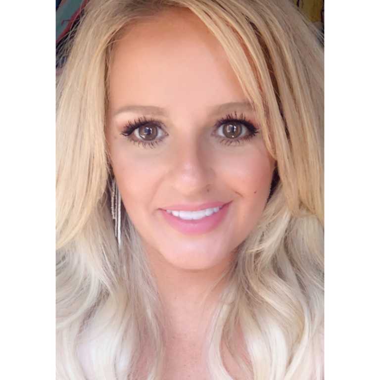 Lindsay Campbell - 15