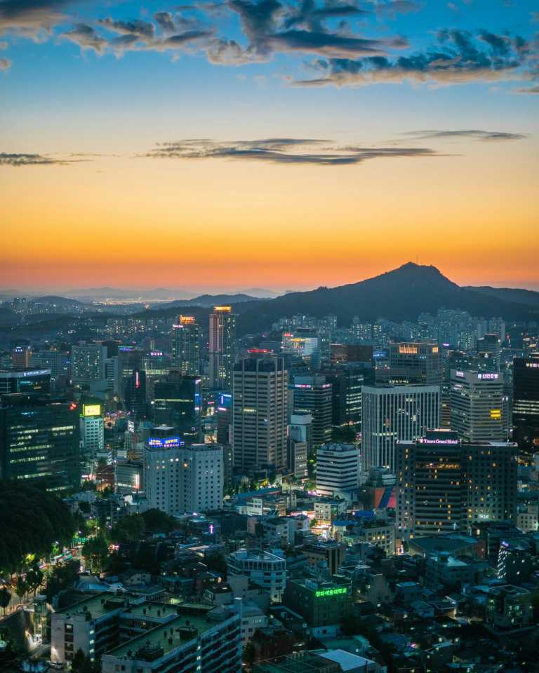 Korea, Süd - Bukchon Hanok Village - 🇰🇷 Korea in Color: An Autumn 🍁 Journey of Palaces ⛩️, Peaks 🏔 & Portraits 📸 - 3