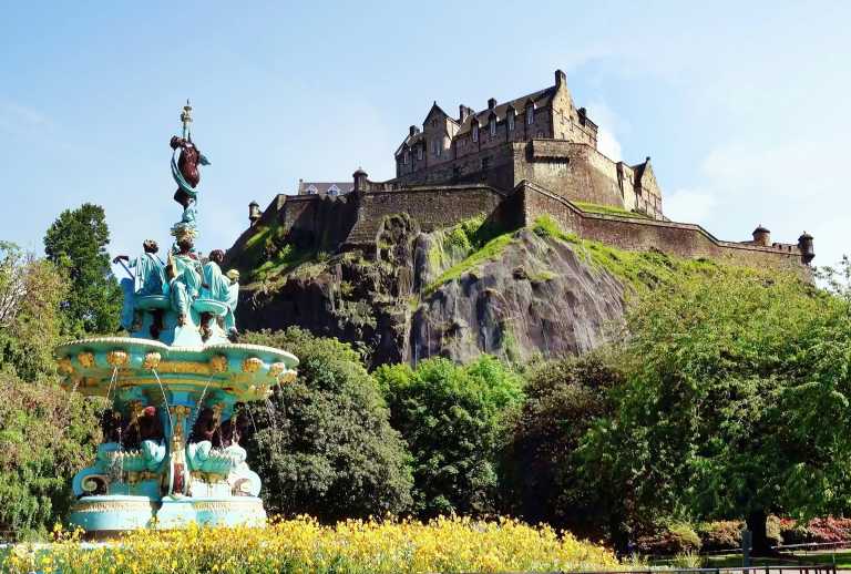United Kingdom - Magic of Scotland: Edinburgh & Outlander Highlands Girls’ Trip - JoinMyTrip