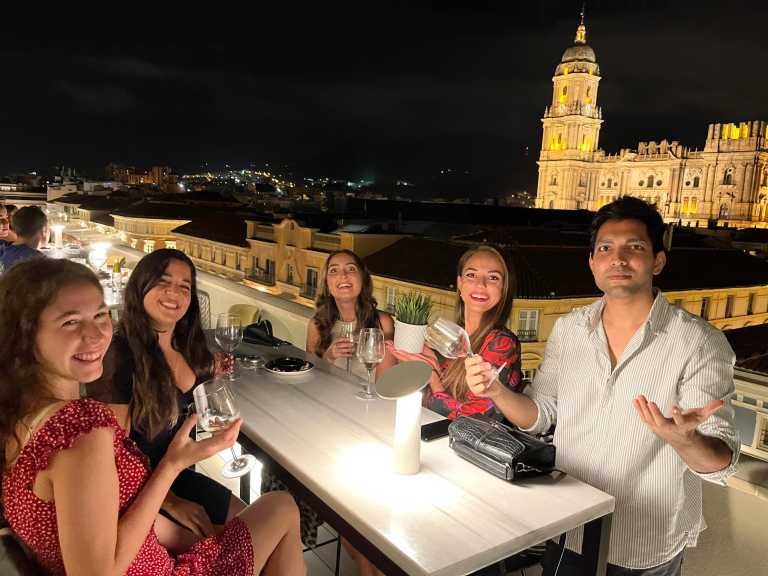 Spanien - 🎉 New Year’s in Málaga – 4 Days of FUN, PARTY and TAPAS! 🥳☀️🍷(private rooms) - JoinMyTrip