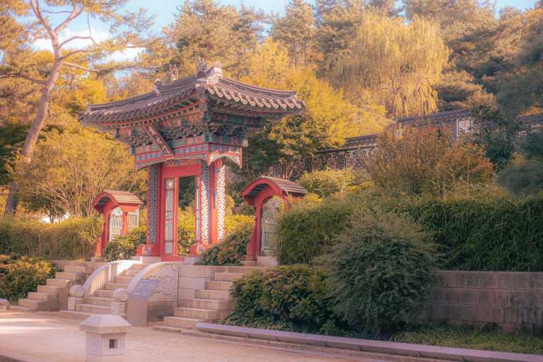 Korea, Süd - 🇰🇷 10-Day Korea Adventure: An Autumn Splendor Through Seoul Skybridge Tour, Hike Hallasan, Hanbok Experience, Food & Epic Landscapes! - JoinMyTrip