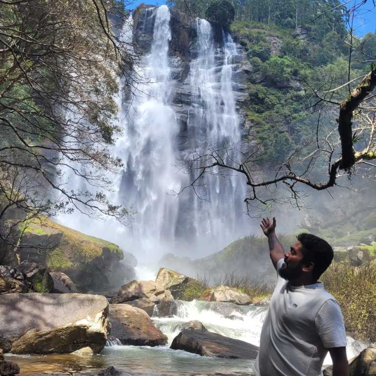 Sandun  Eshwara  - 8