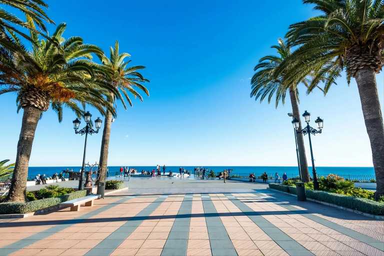 Spain - MÁLAGA DYNAMIC TRIP: Authentic Paella Experience • Hike with scenic views • Pádel class • Beach Picnic (Private Rooms)🌄🥘🏸 - JoinMyTrip