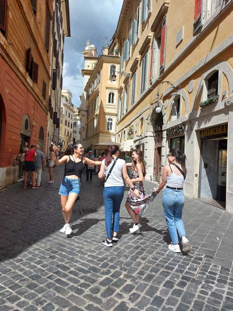 Nikoletta Kourtellari - 12