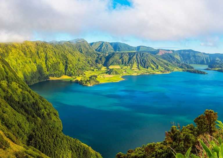 Portugal - 🌿🦖🌋 A Trip Right out of Jurassic Park: The Azores Wild Islands! 🍃 - JoinMyTrip
