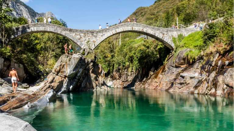 Schweiz - Verzasca River - 🐶Hundeglück am Luganersee (CH) - CoWorking in Villa mit Pool 🏞️