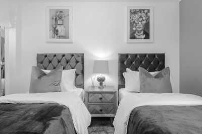 Vereinigtes Königreich - Bath - Extraordinary UK Winter Getaway 🎄 Bath and STONEHENGE Winter Solstice Celebrations 🕯 Cosy Cotswolds Day Trip, and Festive Fun ⛸️ - 5