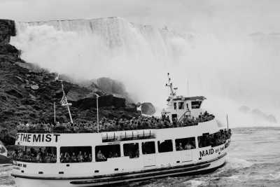Canada - Niagara's Fury - Explore and have fun in Toronto and Niagara Falls!