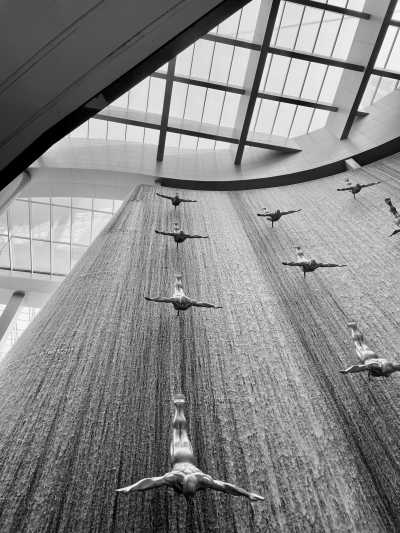 United Arab Emirates - Burj Khalifa - Dubai Diaries: Discovering the City of Gold - 8