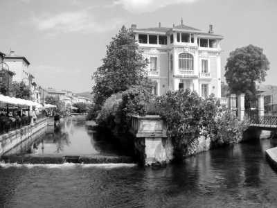 Europa - L'Isle-sur-la-Sorgue - ONLY GIRLS VANILFE TRIP in SOUTH of FRANCE: Visiting Cities, Art, Culture, Exploring Landscapes & Wild Horses - 2