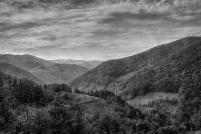 Europa - Ribari - Motorcycle Adventure Tour - Balkans - Croatia - Bosnia and Herzegovina - Serbia - Romania - Montenegro