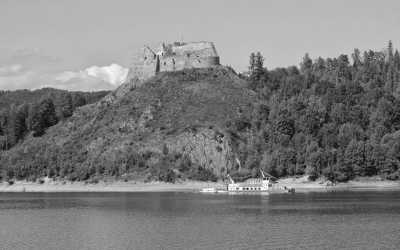 Poland - Czorsztyn Castle - Discover the Beauty of Southern Poland: Budget-Friendly Experience - Krakow, Wieliczka Salt Mines, Tatras, and More! - 2