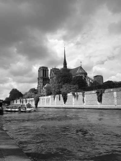 Frankreich - Paris - Wellness and culture in Paris, France! 🧘‍♀️🎨 Long weekend in this iconic city! SHARED ROOM - 1