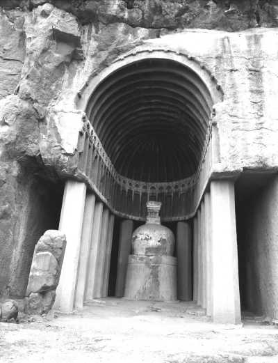 Indien - Aurangabad Caves: Western Group (Caves 1-5) - Explore Historical India - Caves and Forts of Maharashtra with a Local - 4