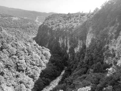 Georgia - Okatse Canyon - Trekking durch Georgien - Entdecke Tiflis und Swanetien - 1