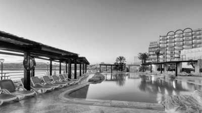 Malta - St. Paul's Bay - Co-living in Malta: Home Office in a Luxury Seaview, Ocean front Apartment with Pool - 2