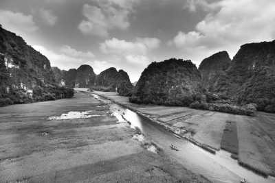 Vietnam - Hoa Lư - 🇻🇳 Iconic Vietnam Unveiled: From Emerald Bays to Lantern-lit Streets 🏮 - 3