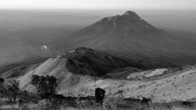 Indonesien - Mount Merbabu National Park - Journey Through the Java Highlands: Exploring the Majestic Mountains of Indonesia - 4