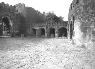 Indien - Devgiri Fort - Explore Historical India - Caves and Forts of Maharashtra with a Local - 3