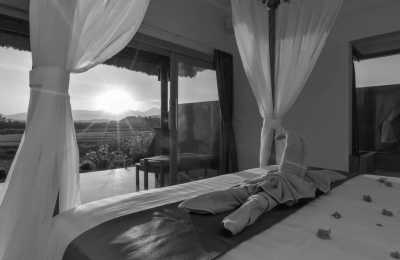 Indonesia - Seminyak - CoWorking retreat in Bali! ☀️ Yoga🧘🏻‍♀️, FREE Balinese Massage 🌼, & hidden gems with a local 🏝️ (Stay in Seminyak and Ubud - Private bedroom option) - 3