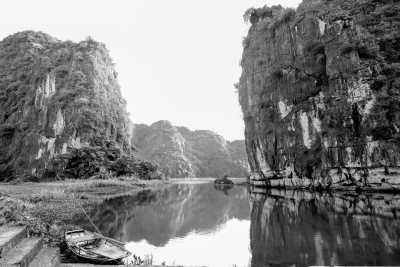 Vietnam - Hoa Lư - 🇻🇳 Iconic Vietnam Unveiled: From Emerald Bays to Lantern-lit Streets 🏮 - 5
