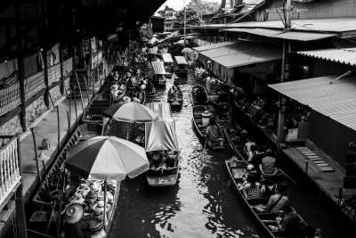 Thailand - Taling Chan Floating Market - Explore Bangkok, the most exuberant capital city in Southeast Asia!