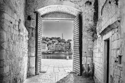 Europa - Trogir - Motorcycle Adventure Tour - Balkans - Croatia - Romania - Carpathians - Bosnia a. Herzegovina -Serbia - Montenegro - Albania - North Macedonia