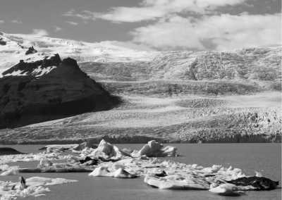 Iceland - Jökulsárlón - 2 Weeks Traveling and Exploring Iceland Sightseeing: Volcanoes, Glaciers, Ice lagoons, and Gaysers