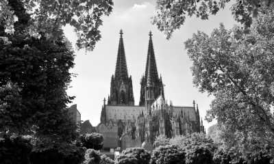 Deutschland - Cologne - 🇩🇪 Cologne & Dusseldorf: CHRISTMAS MARKETS! 🏰 Hike to Schloss Drachenburg, Stroll around beautiful Bonn, 🍫 Visit a chocolate factory & 🛥️ Cruise along the river Rhine - 2