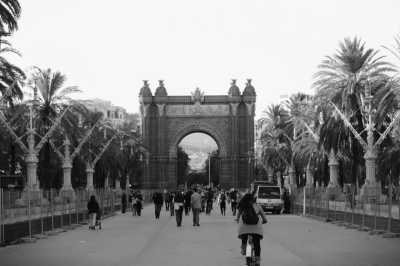 Spanien - Arc de Triomf - Barcelona Art 🎨 & Culture 🏯 City Trip: Where Creativity Meets Sun and Sand 🏖️, Spain - 2