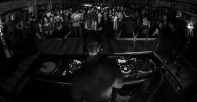 Türkei - Taksim Square - Unforgettable Week in Istanbul : Yacht Tour with Wine, Private Turkish Bath, Sunset on a Rooftop, Food Tour, Party Bus, Exploring both the European and Asian side and MORE!