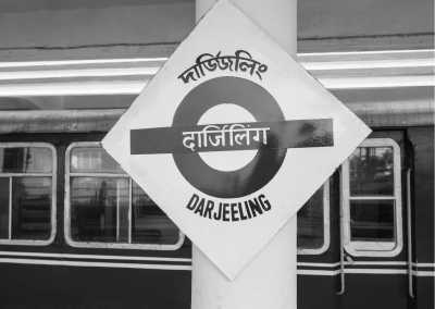 Indien - Darjeeling Himalayan Railway - Explore India's Golden Triangle and Himalayan Retreat: Delhi, Agra, Darjeeling & Meghalaya