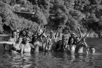 Spanien - Cala Xarraca - 🌊Experience Ibiza Mallorca on a Yacht · Sail, Party, Socialize & Explore🌊