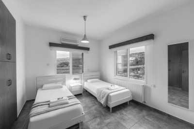 Zypern - Coral Bay - 𝐂𝐨-𝐰𝐨𝐫𝐤𝐢𝐧𝐠 𝐓𝐫𝐢𝐩 𝐢𝐧 𝐂𝐲𝐩𝐫𝐮𝐬: 𝐄𝐱𝐭𝐞𝐧𝐝 𝐘𝐨𝐮𝐫 𝐒𝐮𝐦𝐦𝐞𝐫! - 6