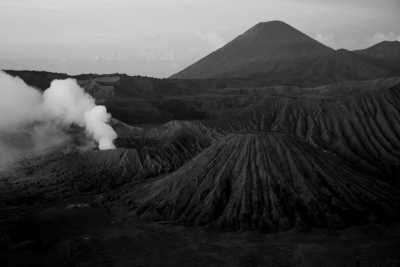 Indonesien - Mount Bromo - Journey Through the Java Highlands: Exploring the Majestic Mountains of Indonesia - 8