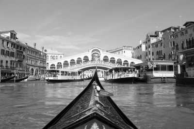 Italy - Rialto Bridge - The Carnival in Venice: Masquerade Balls and Parties in Italy