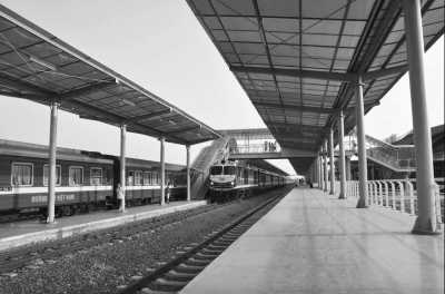 Vietnam - Ninh Binh Railway Station - 🇻🇳 Iconic Vietnam Unveiled: From Emerald Bays to Lantern-lit Streets 🏮 - 1