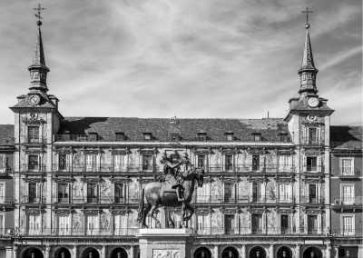 Spanien - Experience the Best of Madrid, Spain: Savoring Tapas and Wine While Exploring the City's Streets - JoinMyTrip