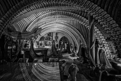 Schweiz - HR Giger Museum - Explore Nature While Having a Cheese and Chocolate Tasting in Gruyeres, Switzerland