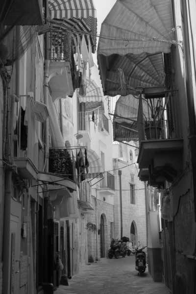 Italien - Bari - 🌊🍷 Apulia: La Dolce Vita – Authentic, Relaxed & Full of Flavor!🍝 Explore Apulia in 5 Days: Bari, Monopoli, Alberobello & Polignano a Mare✨🌅 - 2