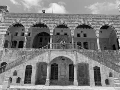 Libanon - Chouf - Experience Lebanon in Winter: From Skiing and hiking to sightseeing and exploring hidden gems.