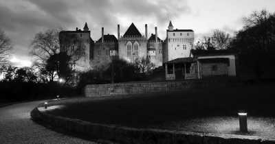 Portugal - Guimaraes - Experience the Monumental 👹 FRIDAY 13TH👹 at MONTALEGRE with a Local! *Shared bed room* - 6