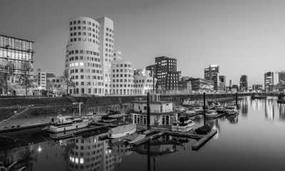 Deutschland - Düsseldorf - 🇩🇪 Cologne & Dusseldorf: CHRISTMAS MARKETS! 🏰 Hike to Schloss Drachenburg, Stroll around beautiful Bonn, 🍫 Visit a chocolate factory & 🛥️ Cruise along the river Rhine - 1